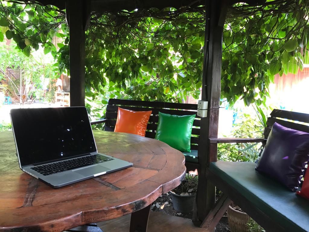 Siriwan Hostel Chiang Mai Exterior foto